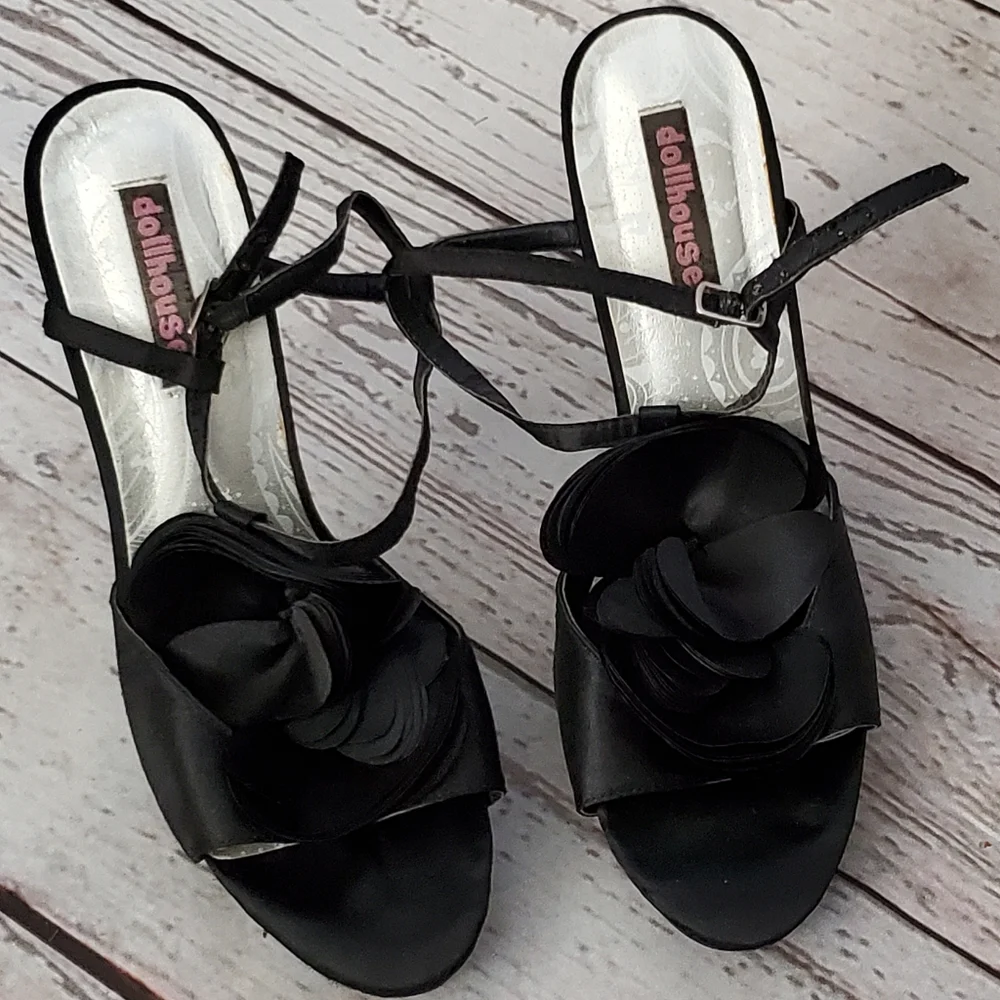 Dollhouse Pedalz black satin platform sandals size 8